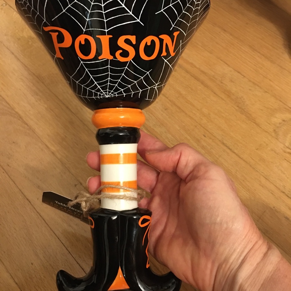 Halloween Table Decor - Picture 6 of 9